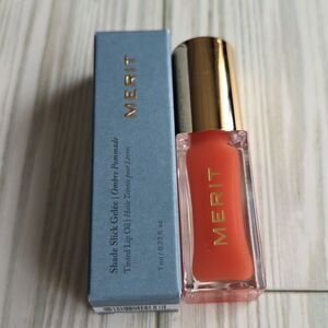 Merit Shade Slick Gelee Tinted Lip Oil In JETE